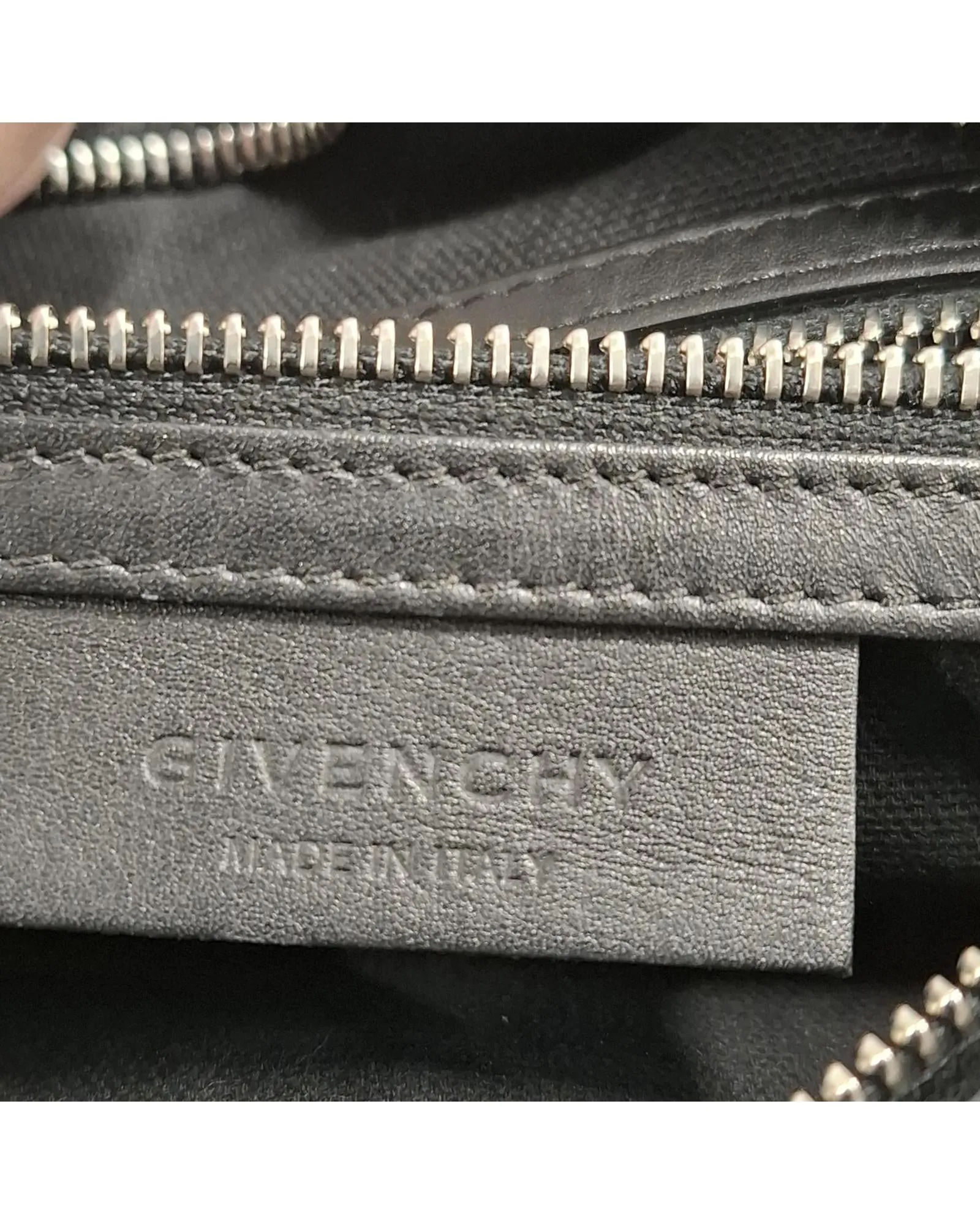 Antigona Leather Messenger Bag