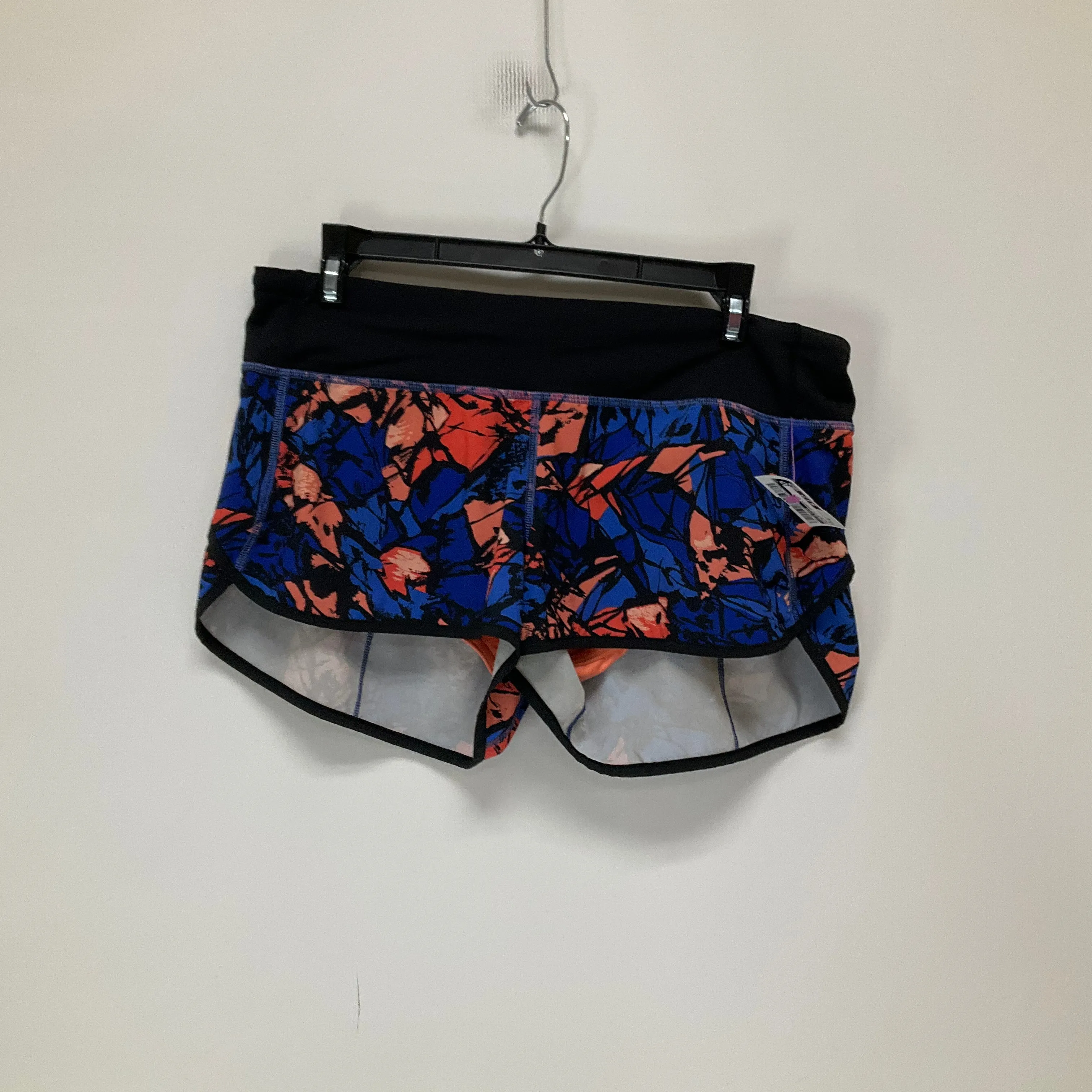 ATHLETIC SHORTS by LULULEMON In MULTI, Size: 8