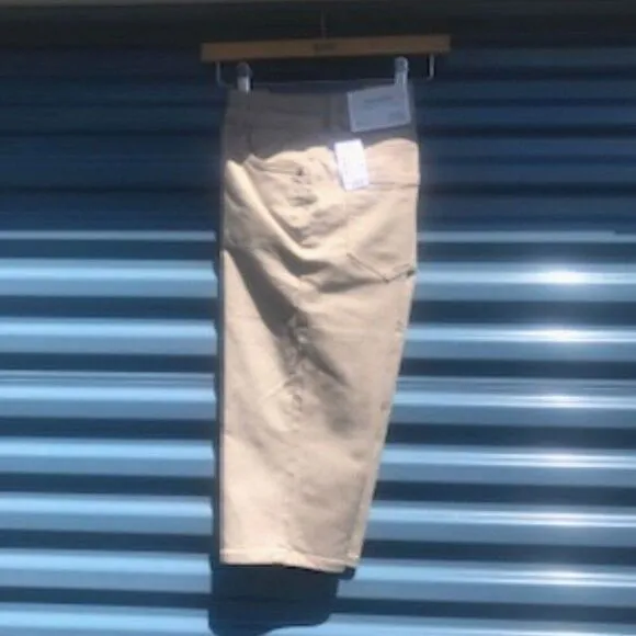 Bermuda Shorts . Size: 4 Average Skimmer ..... (2) Pair Bundle . Beige