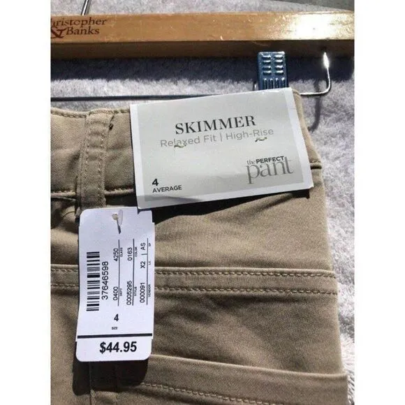 Bermuda Shorts . Size: 4 Average Skimmer ..... (2) Pair Bundle . Beige