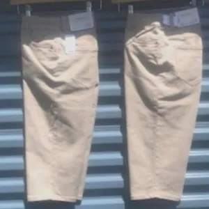 Bermuda Shorts . Size: 4 Average Skimmer ..... (2) Pair Bundle . Beige
