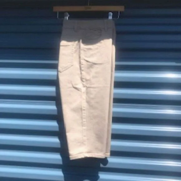 Bermuda Shorts . Size: 4 Average Skimmer ..... (2) Pair Bundle . Beige