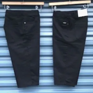 Bermuda Shorts . Size: 4 Average Skimmer ..... (2) Pair Bundle . Black