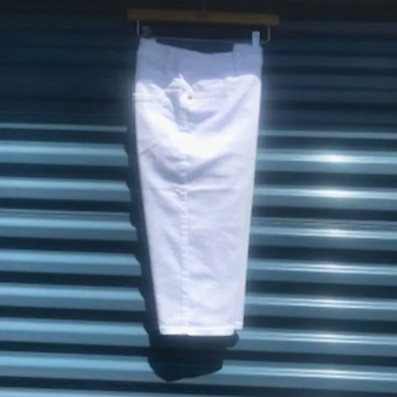 Bermuda Shorts . Size: 4 Average Skimmer ..... (2) Pair Bundle .  White