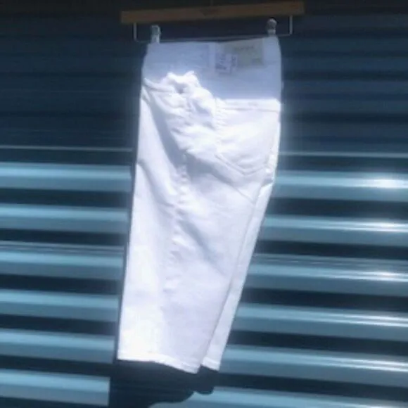 Bermuda Shorts . Size: 4 Average Skimmer ..... (2) Pair Bundle .  White