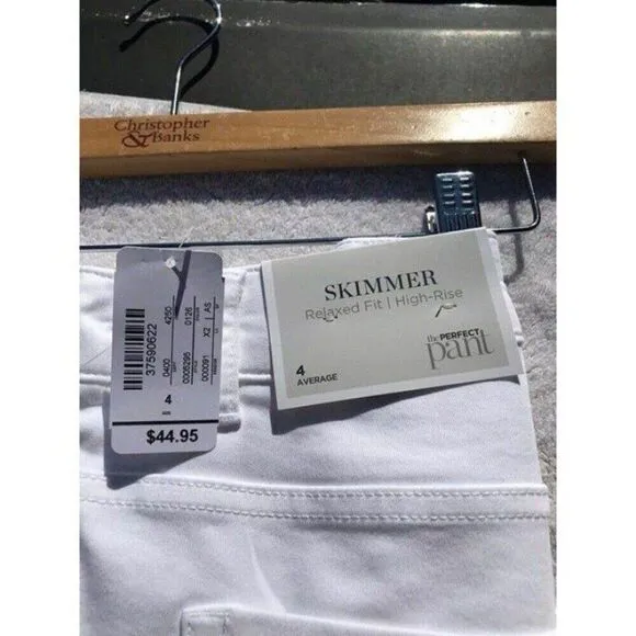Bermuda Shorts . Size: 4 Average Skimmer ..... (2) Pair Bundle .  White