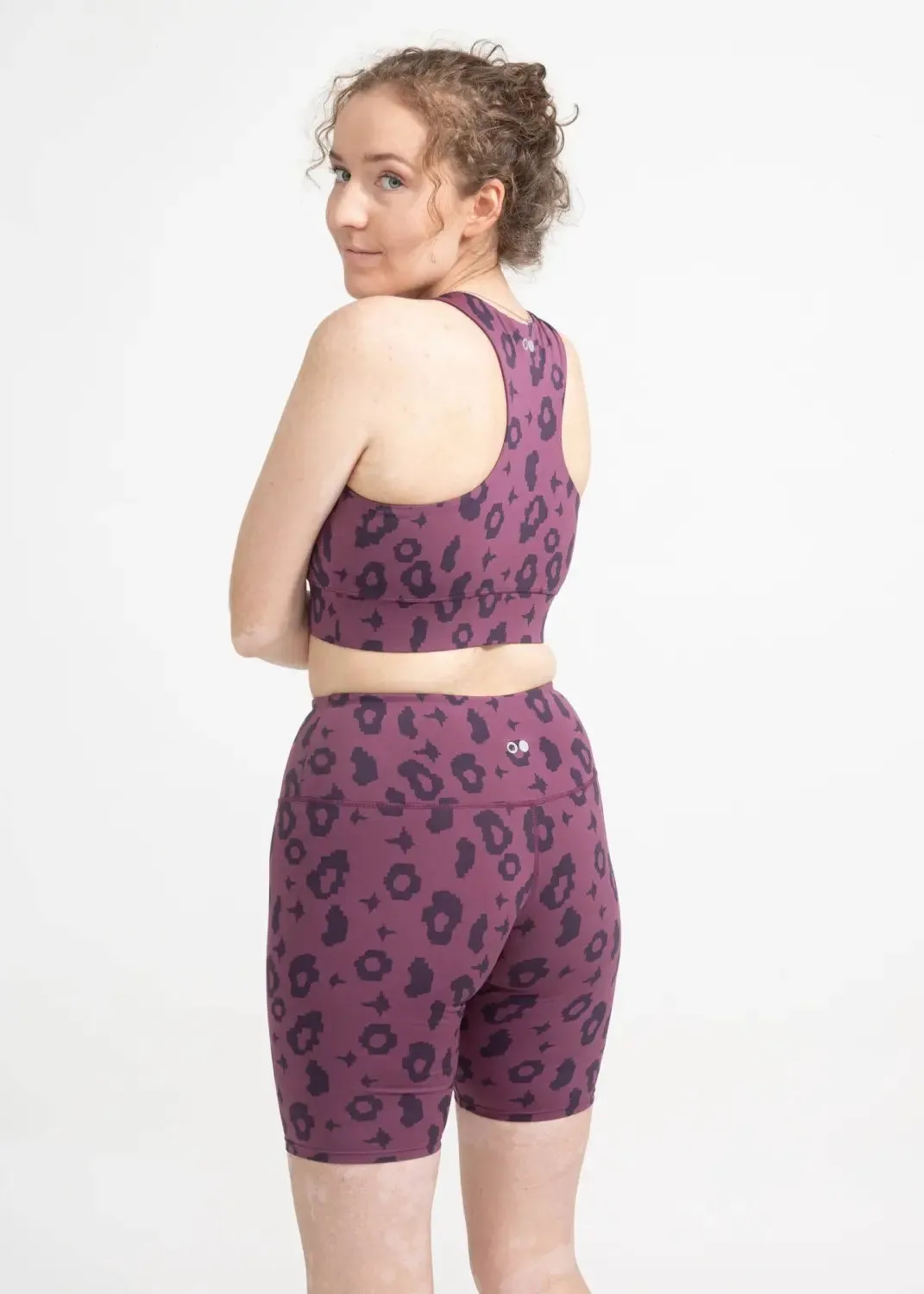 Bike Shorts mit Lila Leopard Print