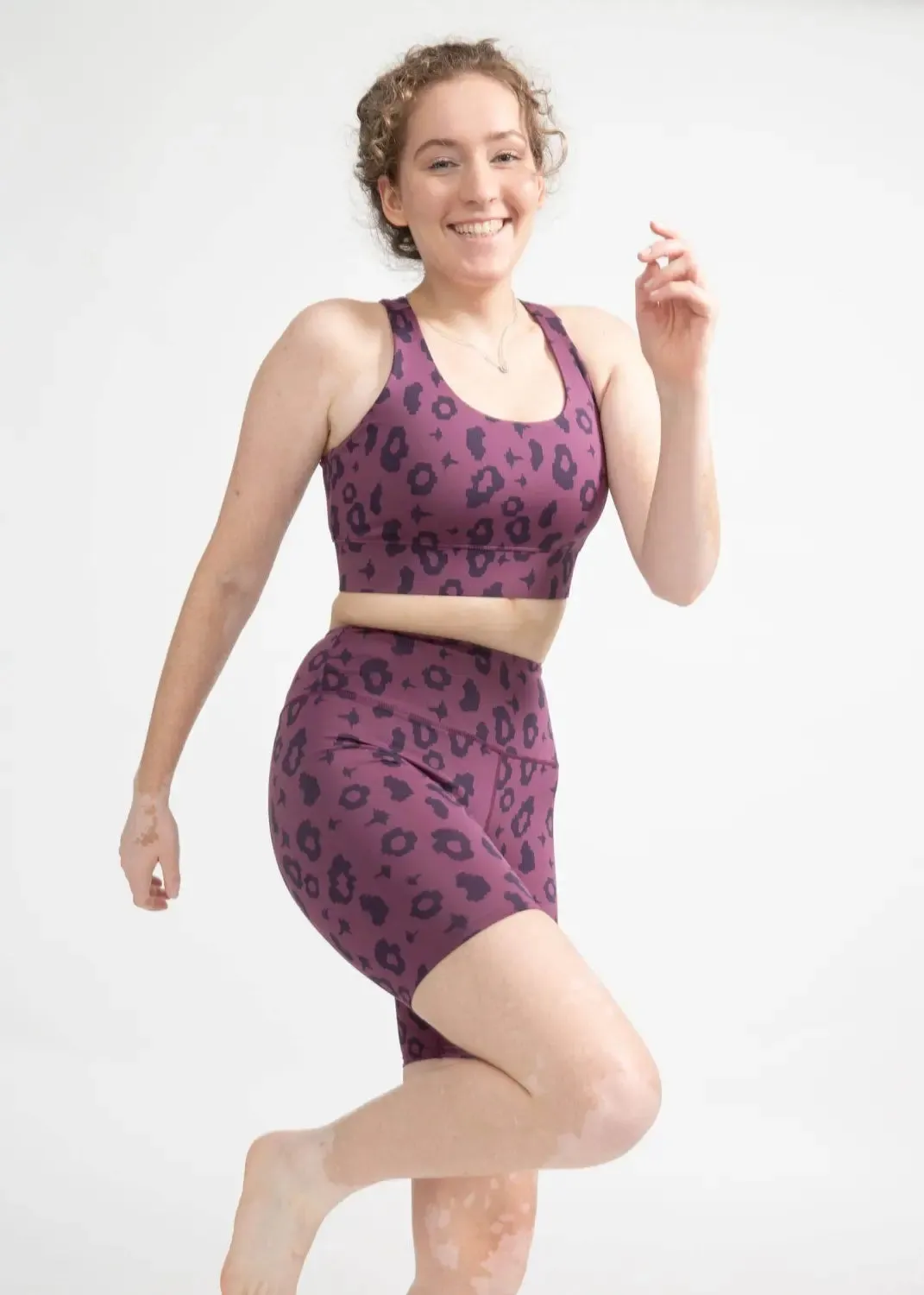 Bike Shorts mit Lila Leopard Print
