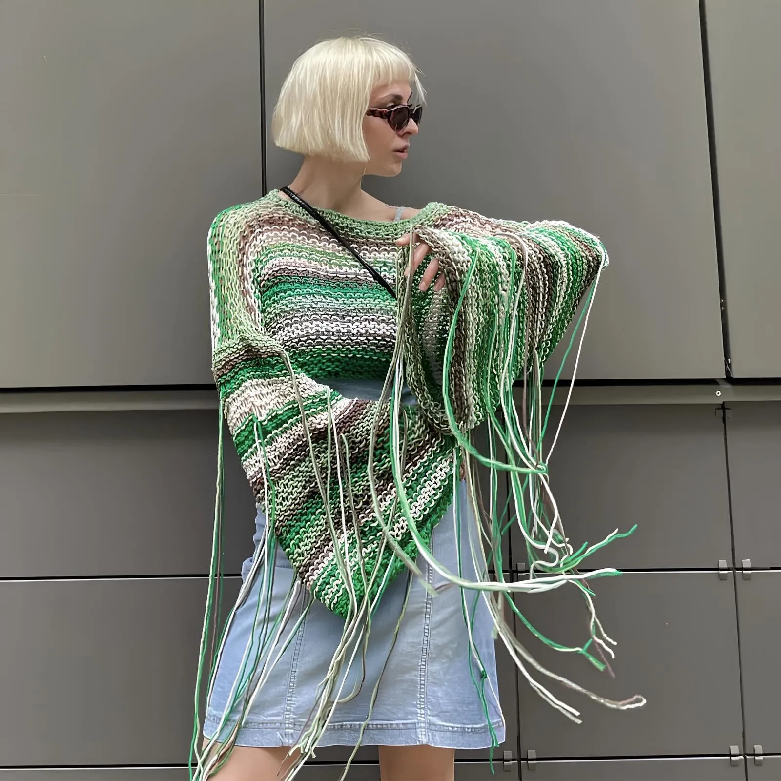 Boho Tassel Contrast Knit Pullover – Beach-Ready Bohemian Style