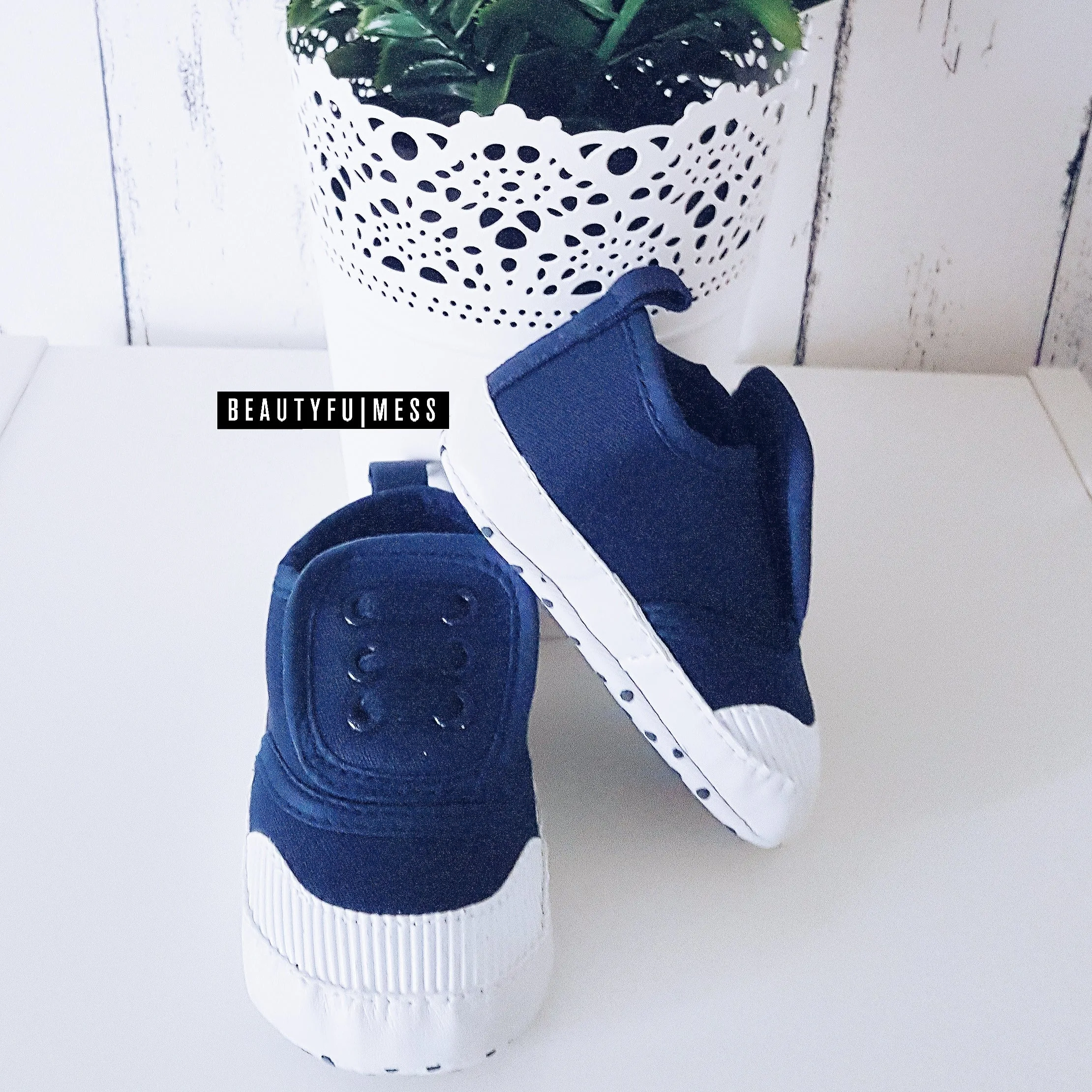 Canvas Sneaks (2 colours)