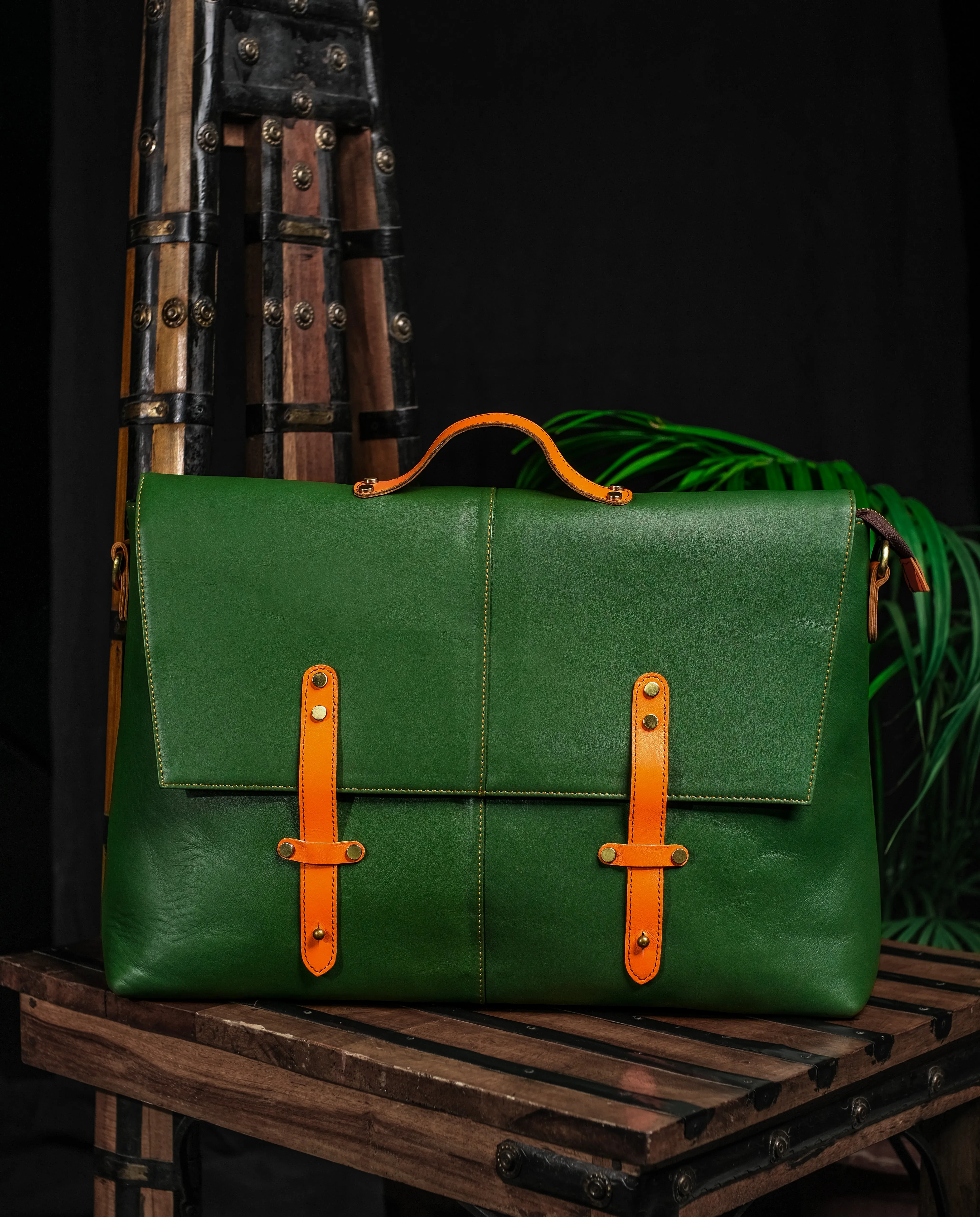 Castleton Green Leather Messenger Bag