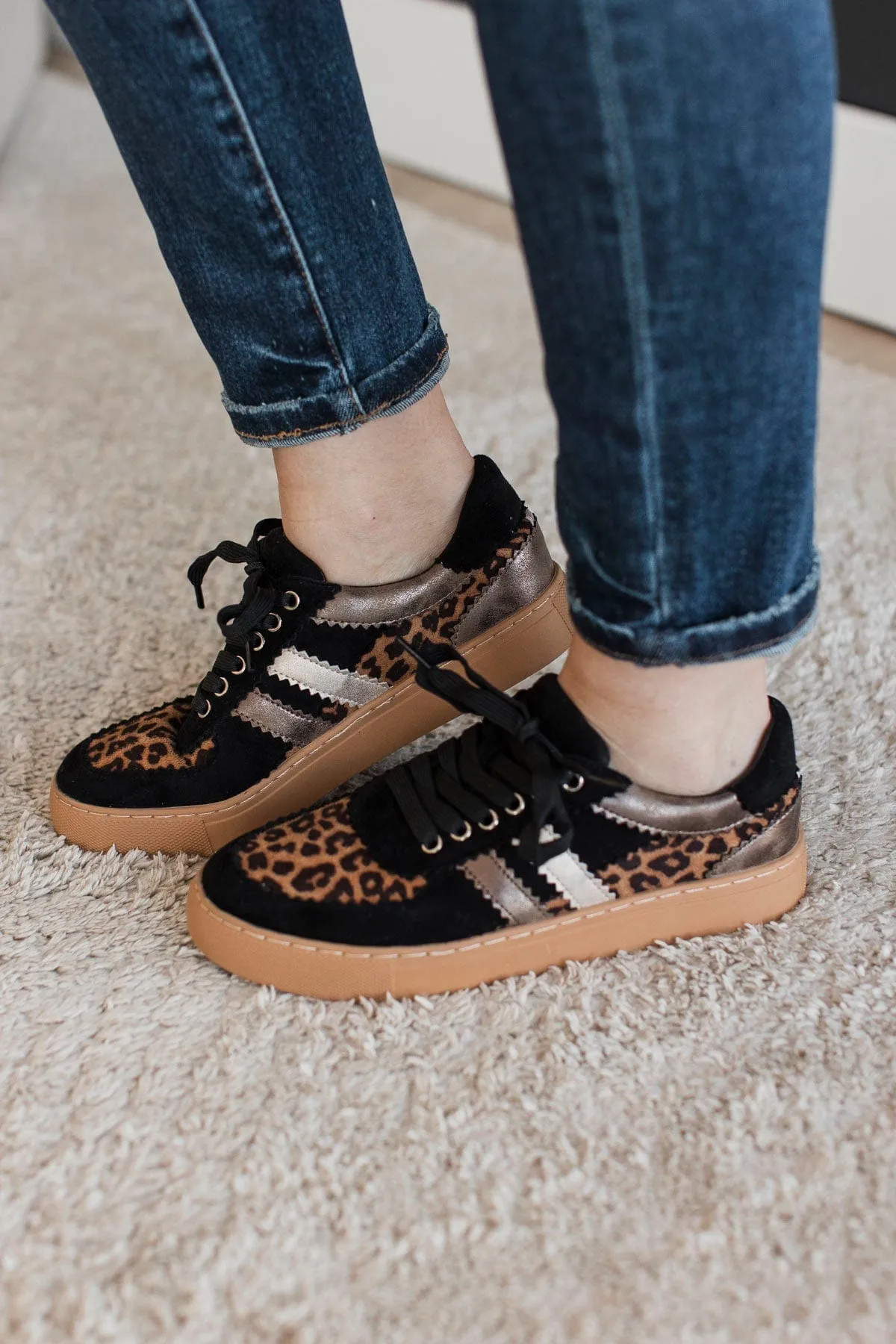 Corky's Rizz Sneakers- Black