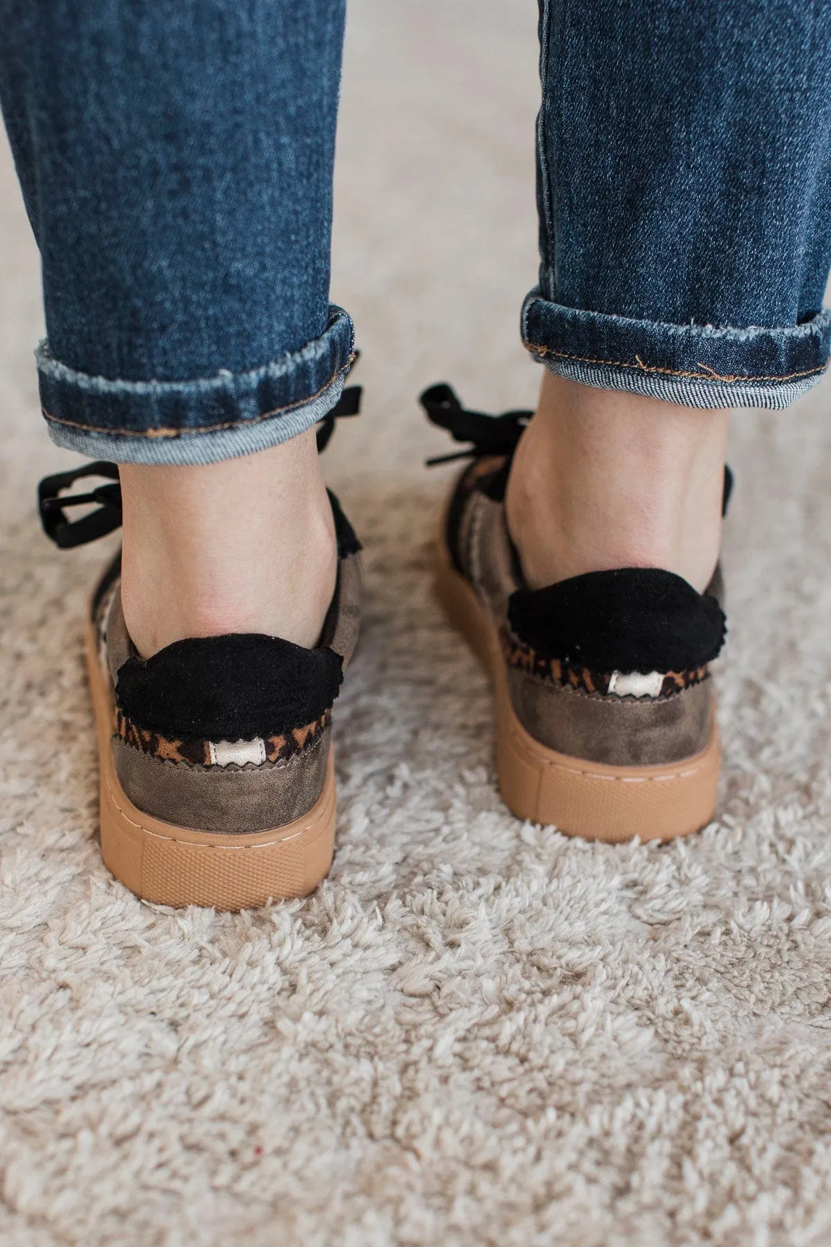 Corky's Rizz Sneakers- Black