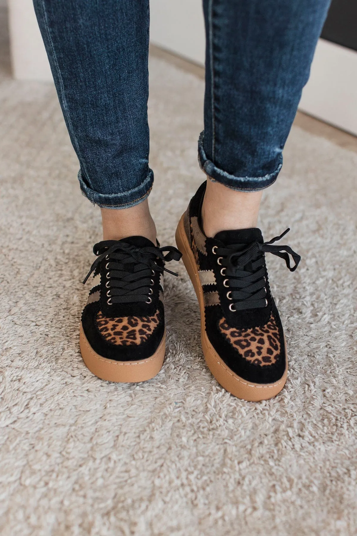 Corky's Rizz Sneakers- Black