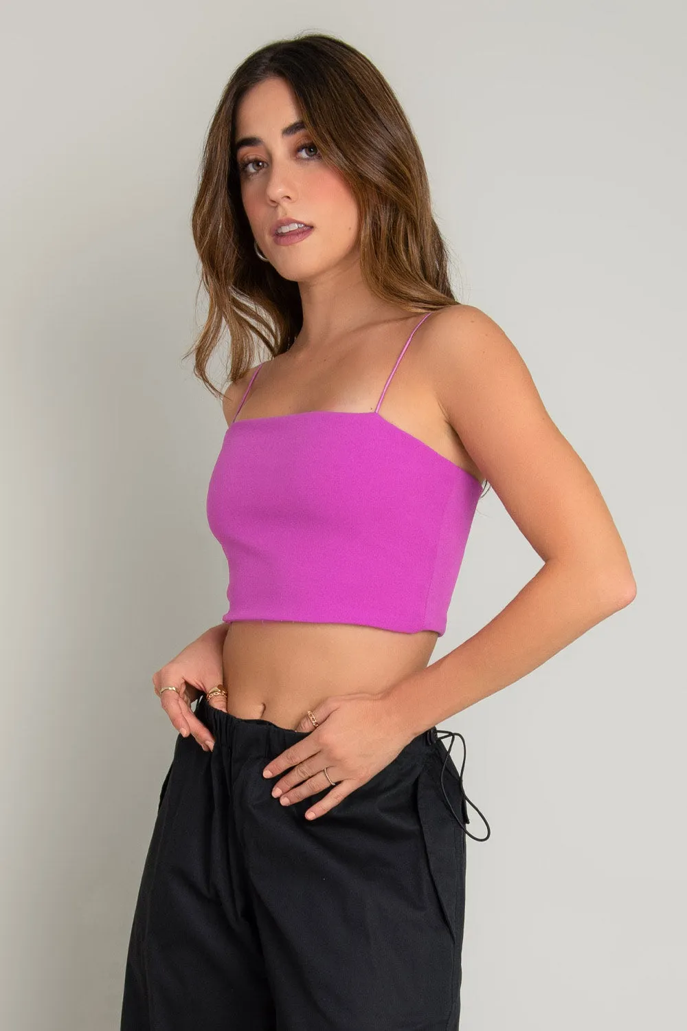 Crop top bandeau con tirantes
