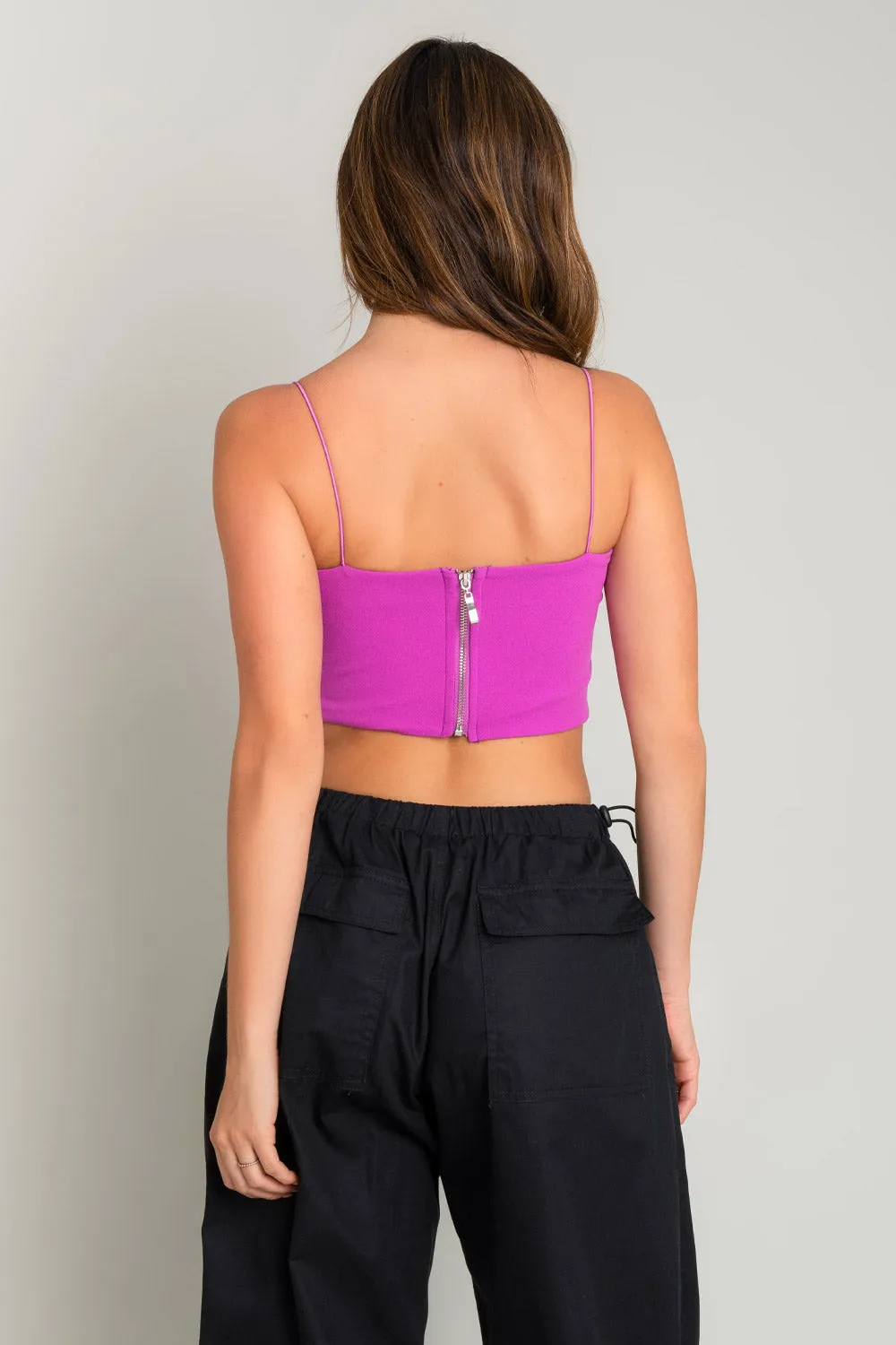 Crop top bandeau con tirantes
