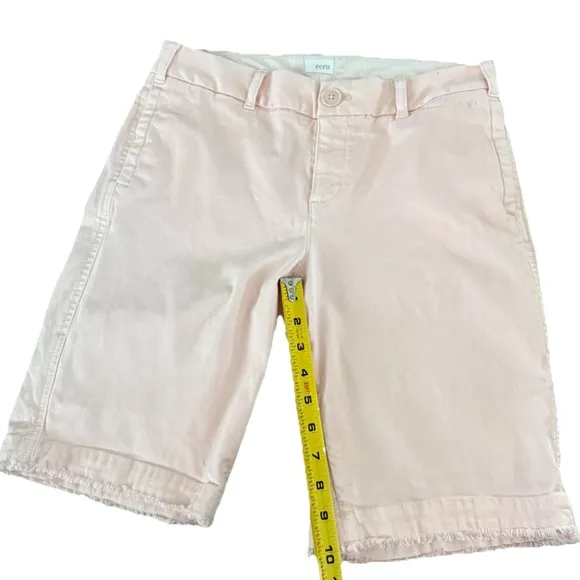 ECRU Designed In New York Bermuda Denim Shorts Women’s 6 Pink Distressed Hem