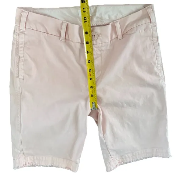 ECRU Designed In New York Bermuda Denim Shorts Women’s 6 Pink Distressed Hem
