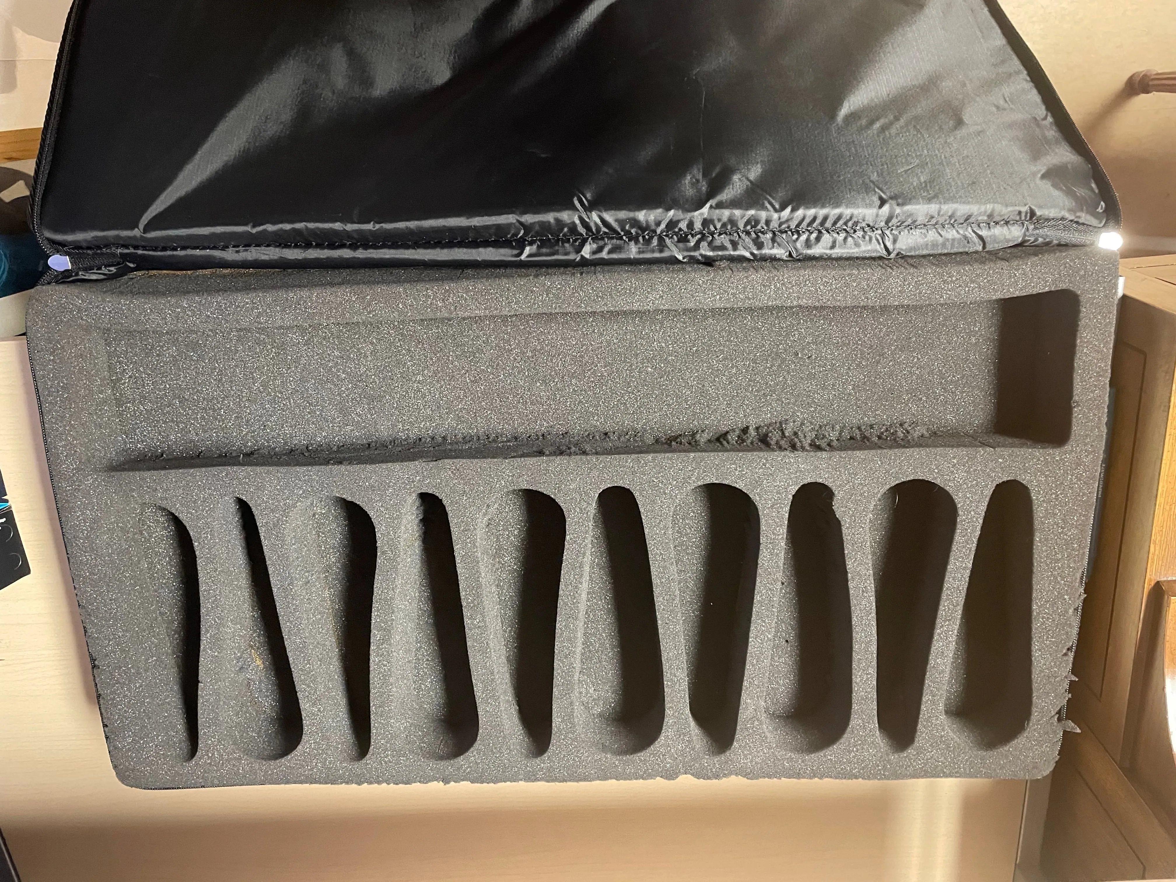GENTLY USED Warwick Rockbag RB23210B Microphone Bag (10 Microphones)