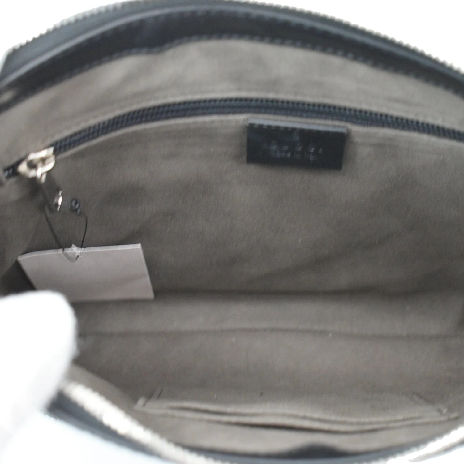 GUCCI GG Signature Leather Black Messenger Bag 406410