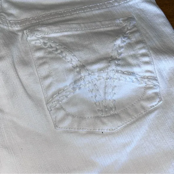 Kut the Kloth's White Bermuda Jean Catherine boyfriend Shorts