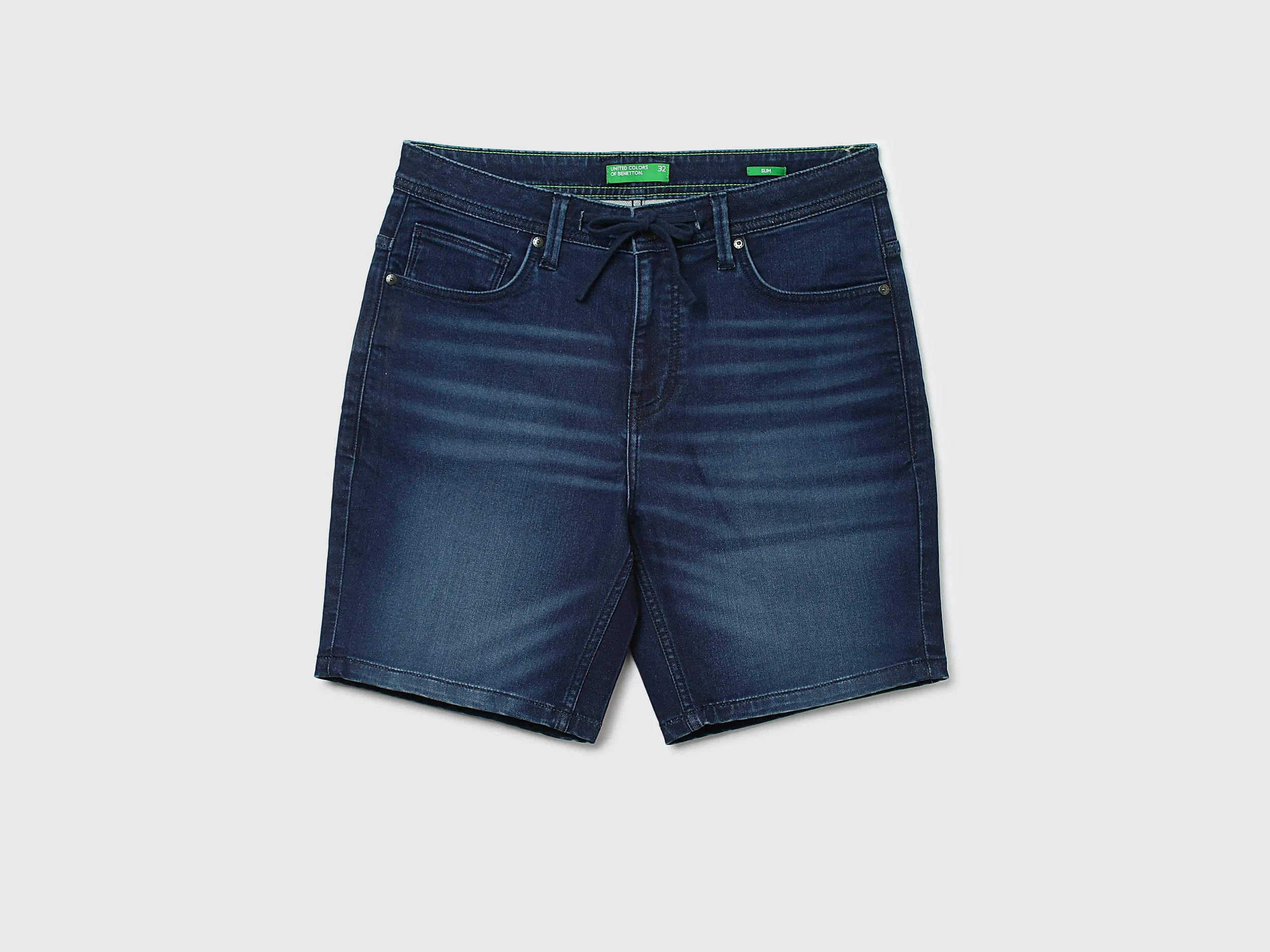 Men Solid Slim Fit Shorts