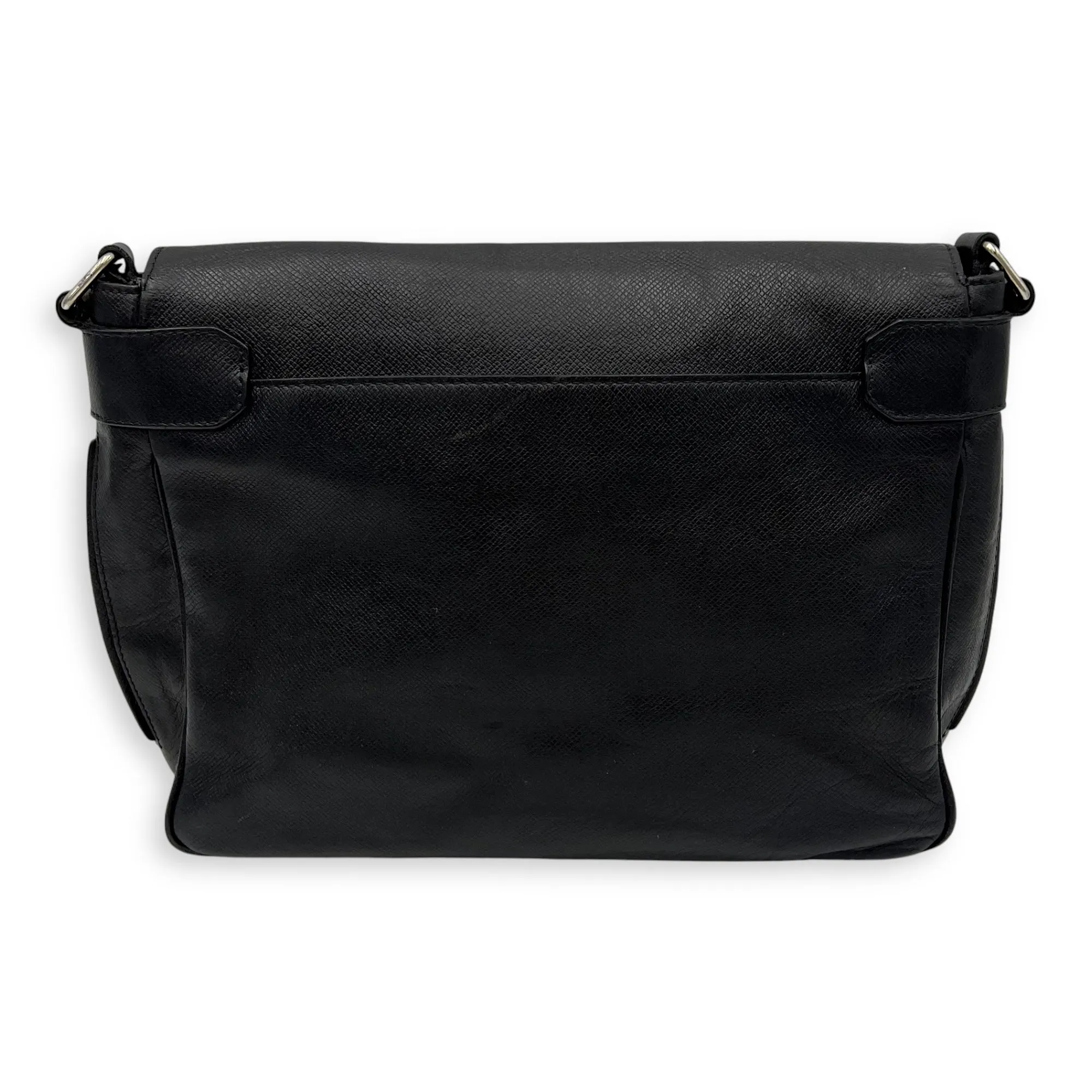 Messenger Crossbody Bag Black in Taiga Leather, Silver hardware