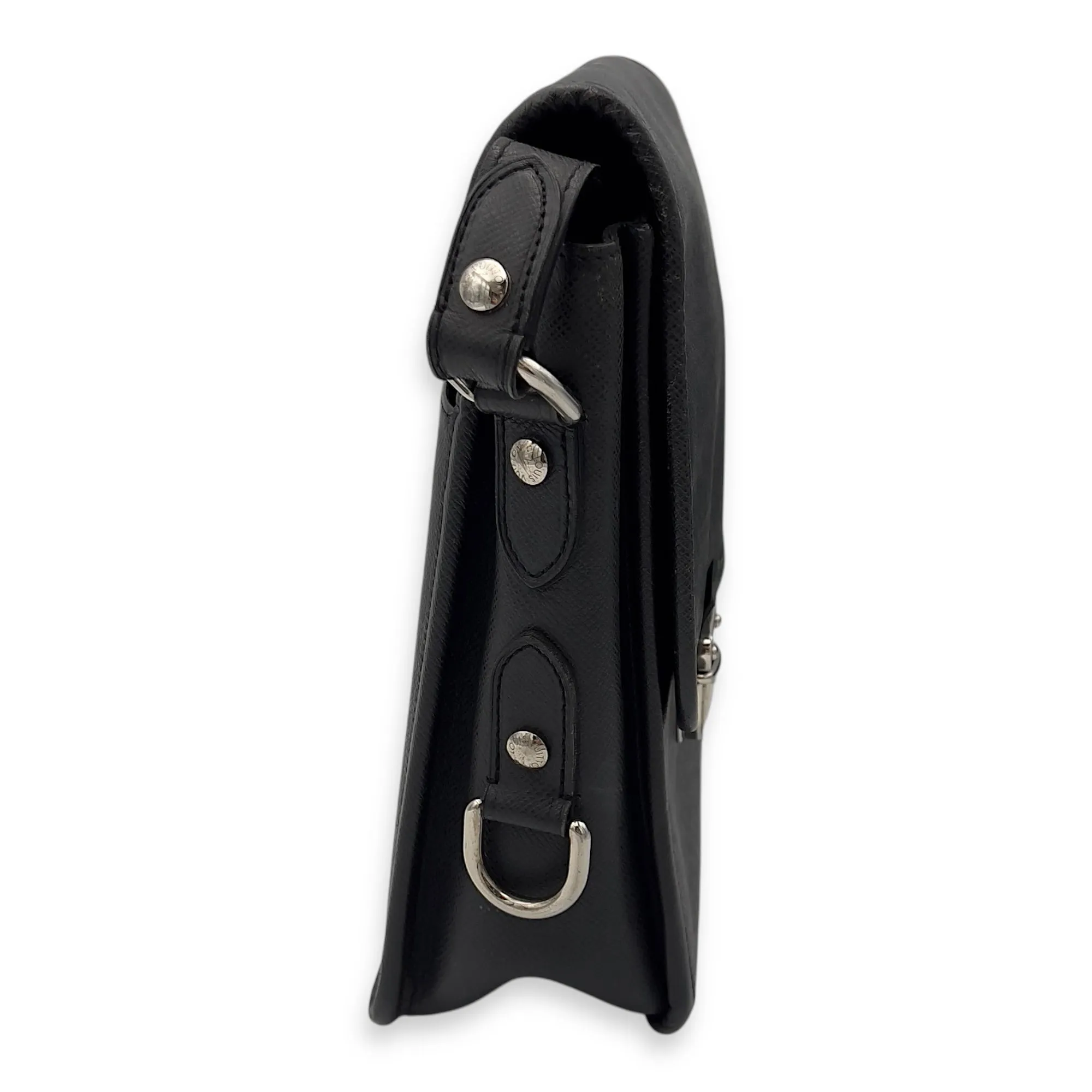 Messenger Crossbody Bag MM Black in Taiga Leather, Silver hardware