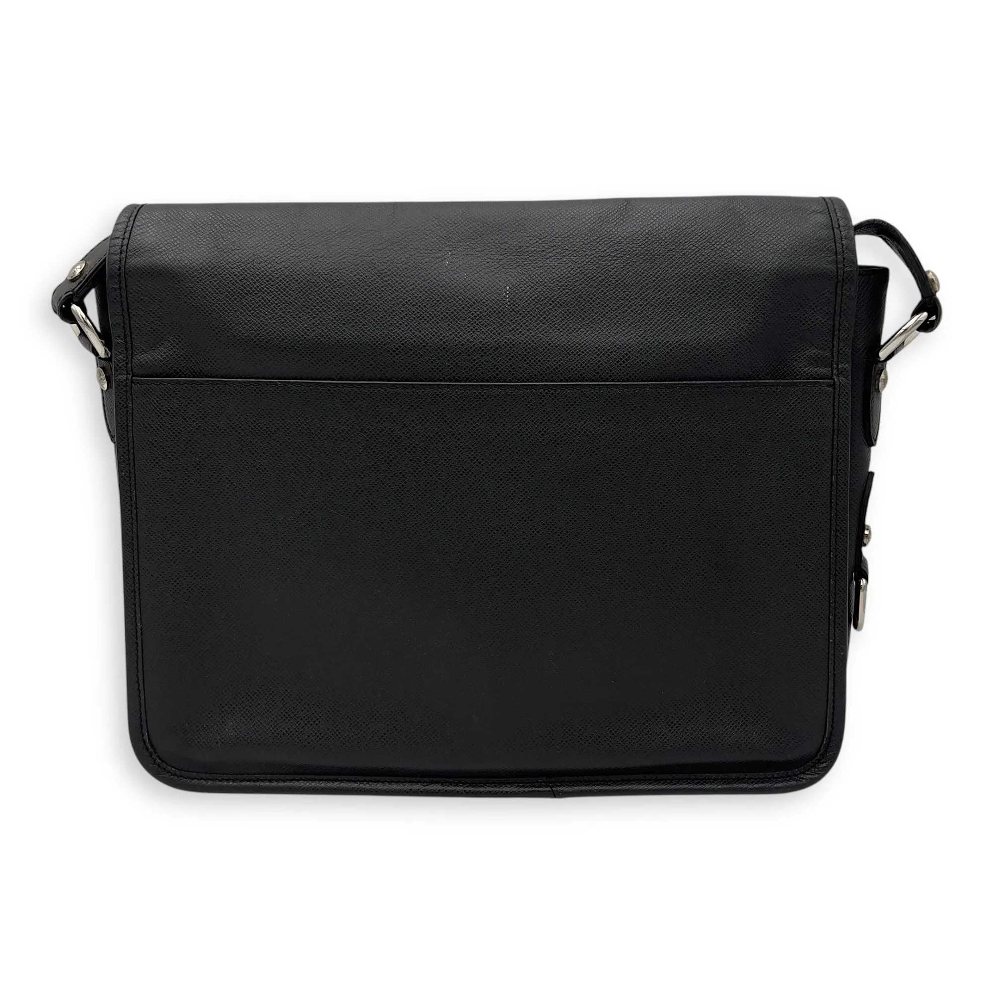 Messenger Crossbody Bag MM Black in Taiga Leather, Silver hardware