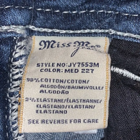 MISS ME BRAND NEW SIZE 27 BERMUDA SHORTS