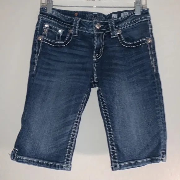 MISS ME BRAND NEW SIZE 27 BERMUDA SHORTS
