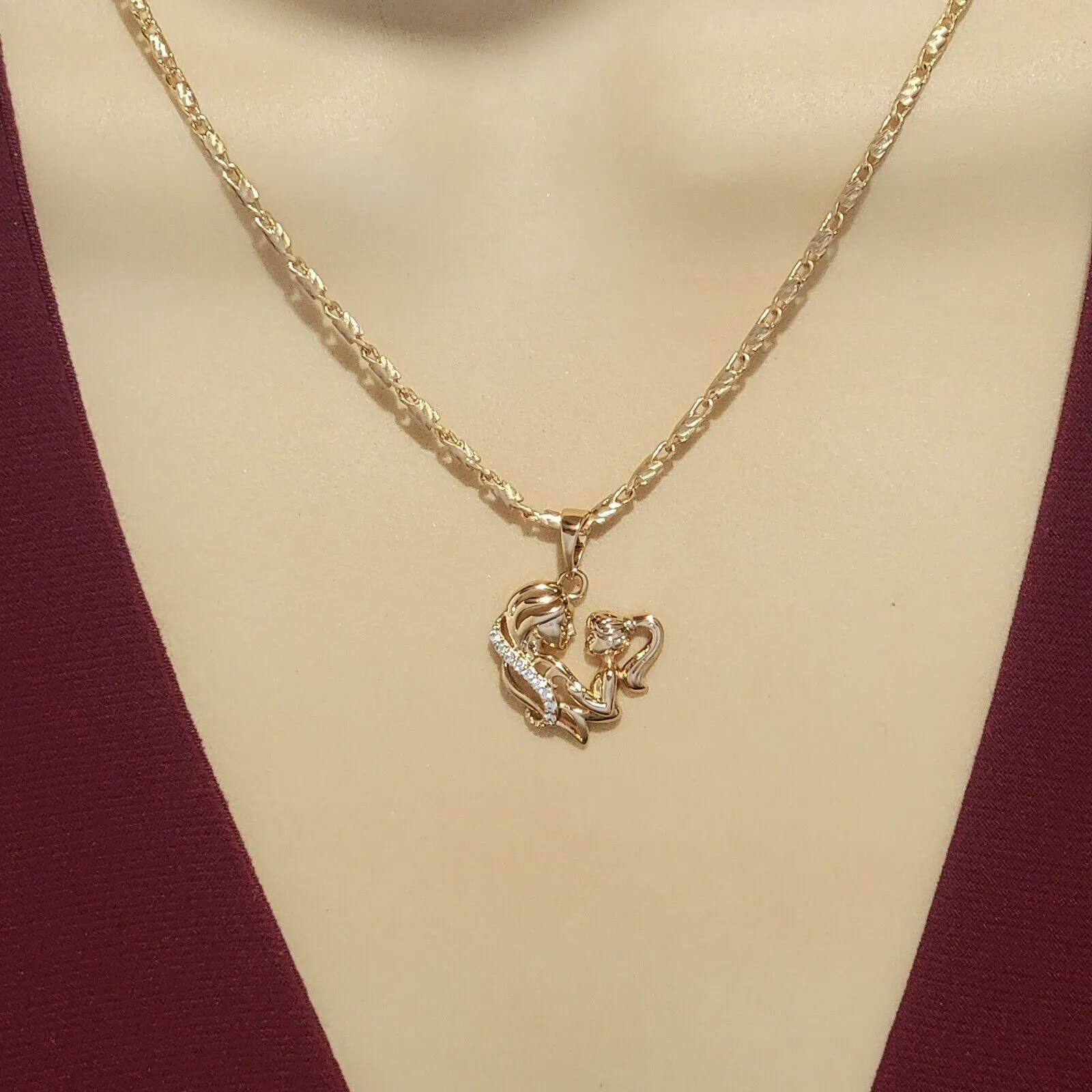 Necklaces - 18K Gold Plated. Mom & Daughter Love Heart Pendant & Chain.