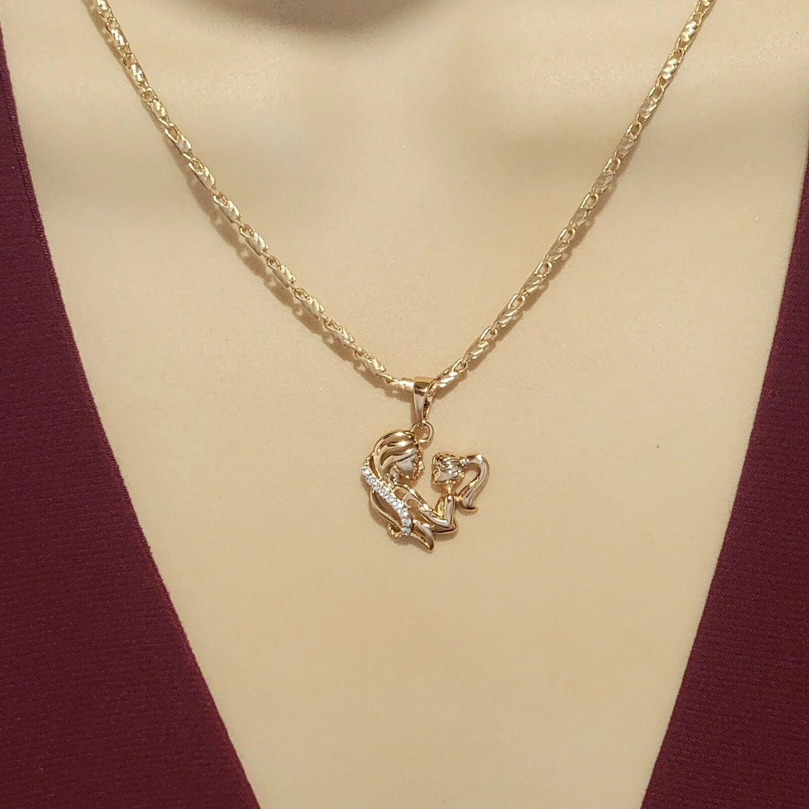 Necklaces - 18K Gold Plated. Mom & Daughter Love Heart Pendant & Chain.
