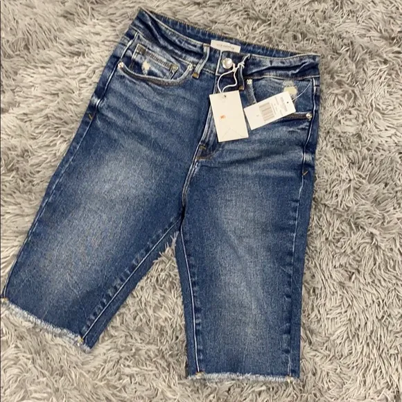 NEW • Good American • Bermuda Denim Shorts 26