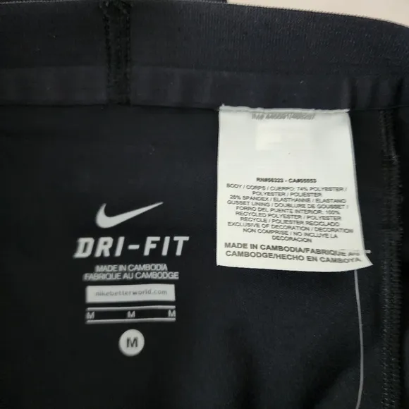Nike Women's Size M Dri Fit Black Compression Athletic Workout Bicycle Shorts