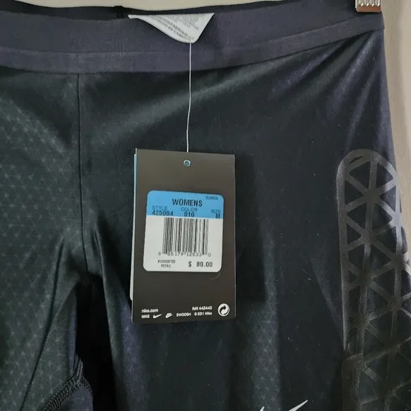 Nike Women's Size M Dri Fit Black Compression Athletic Workout Bicycle Shorts