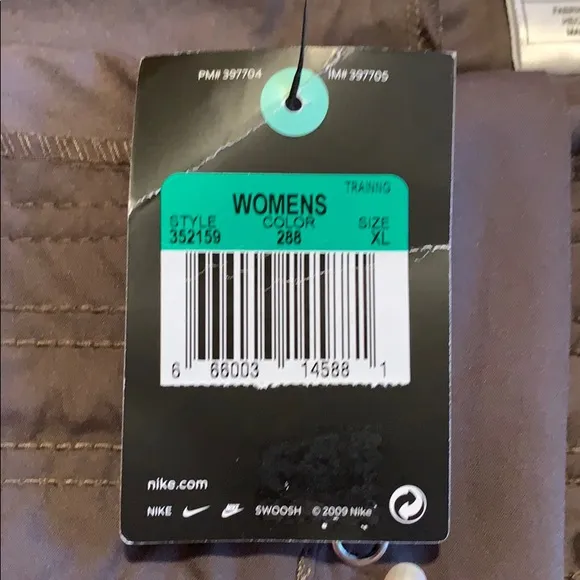 NWT Nike Beyond Bermuda Low-Rise Training Shorts