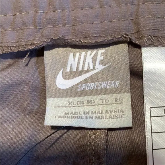 NWT Nike Beyond Bermuda Low-Rise Training Shorts