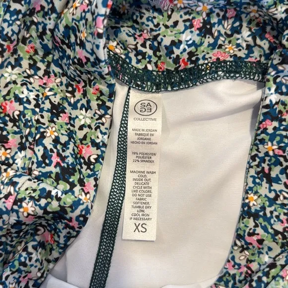 NWT Sage Collective Spandex Bike Shorts Blue Static Ditsy XS Crossover Yoga