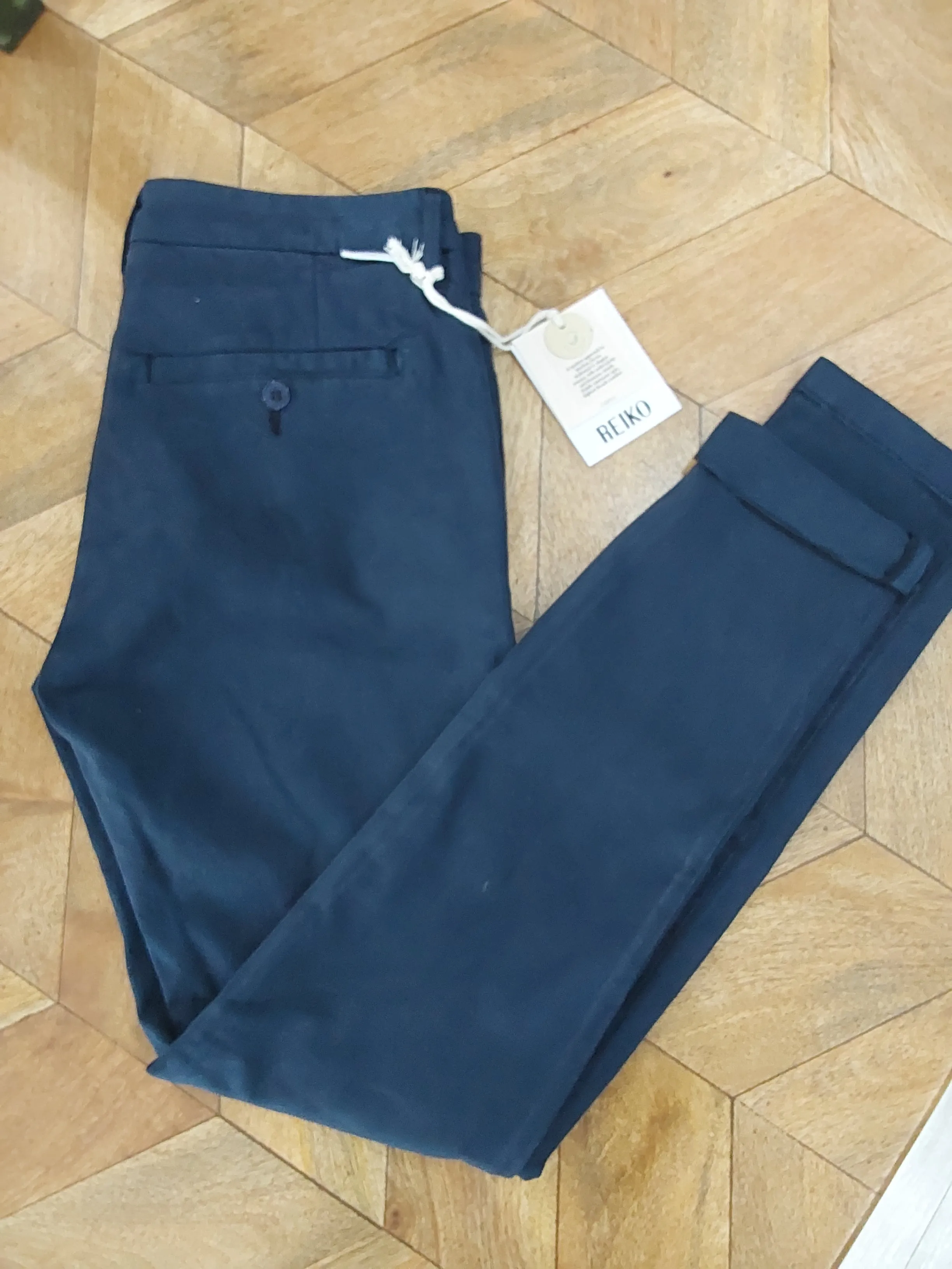 Reiko Sandy Basics Chinos - Dark Navy