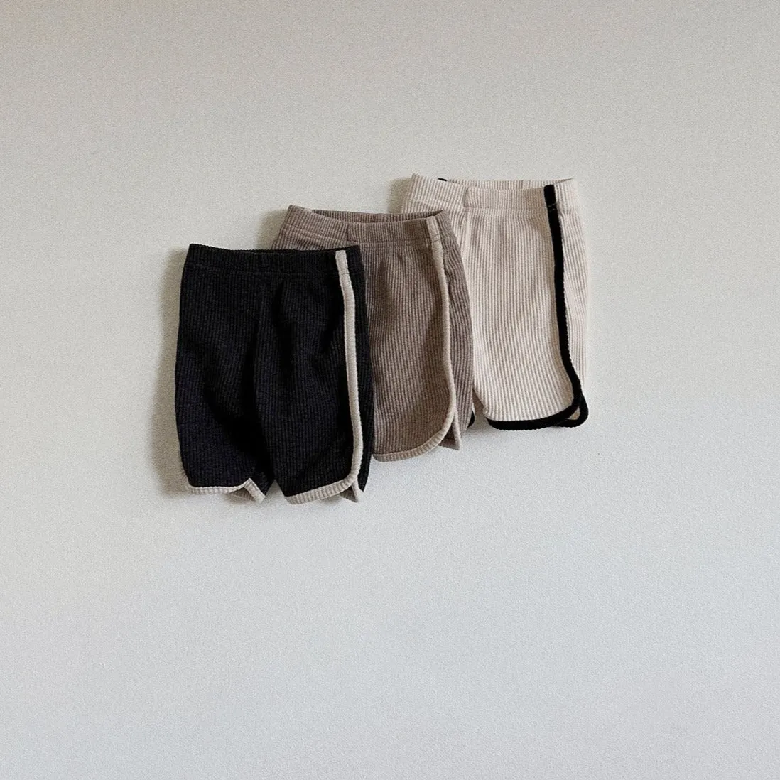 RIBBED CONTRAST BIKE SHORTS