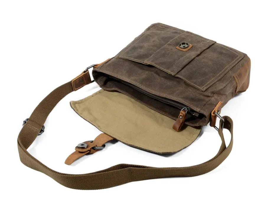 Small Canvas Messenger Bag | Pyrenees