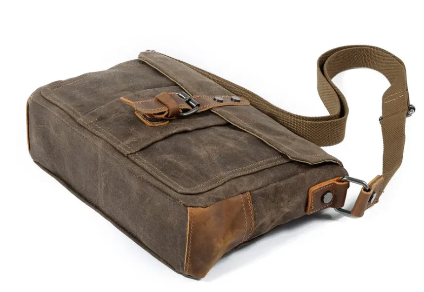 Small Canvas Messenger Bag | Pyrenees