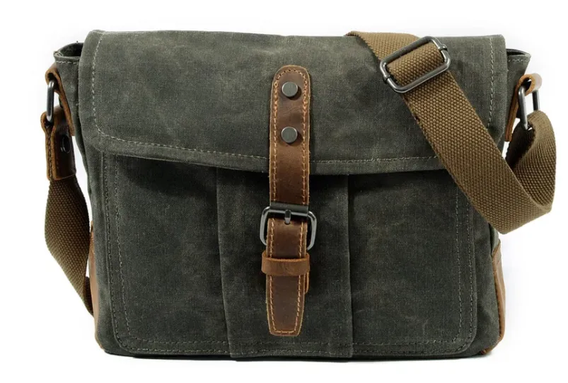 Small Canvas Messenger Bag | Pyrenees