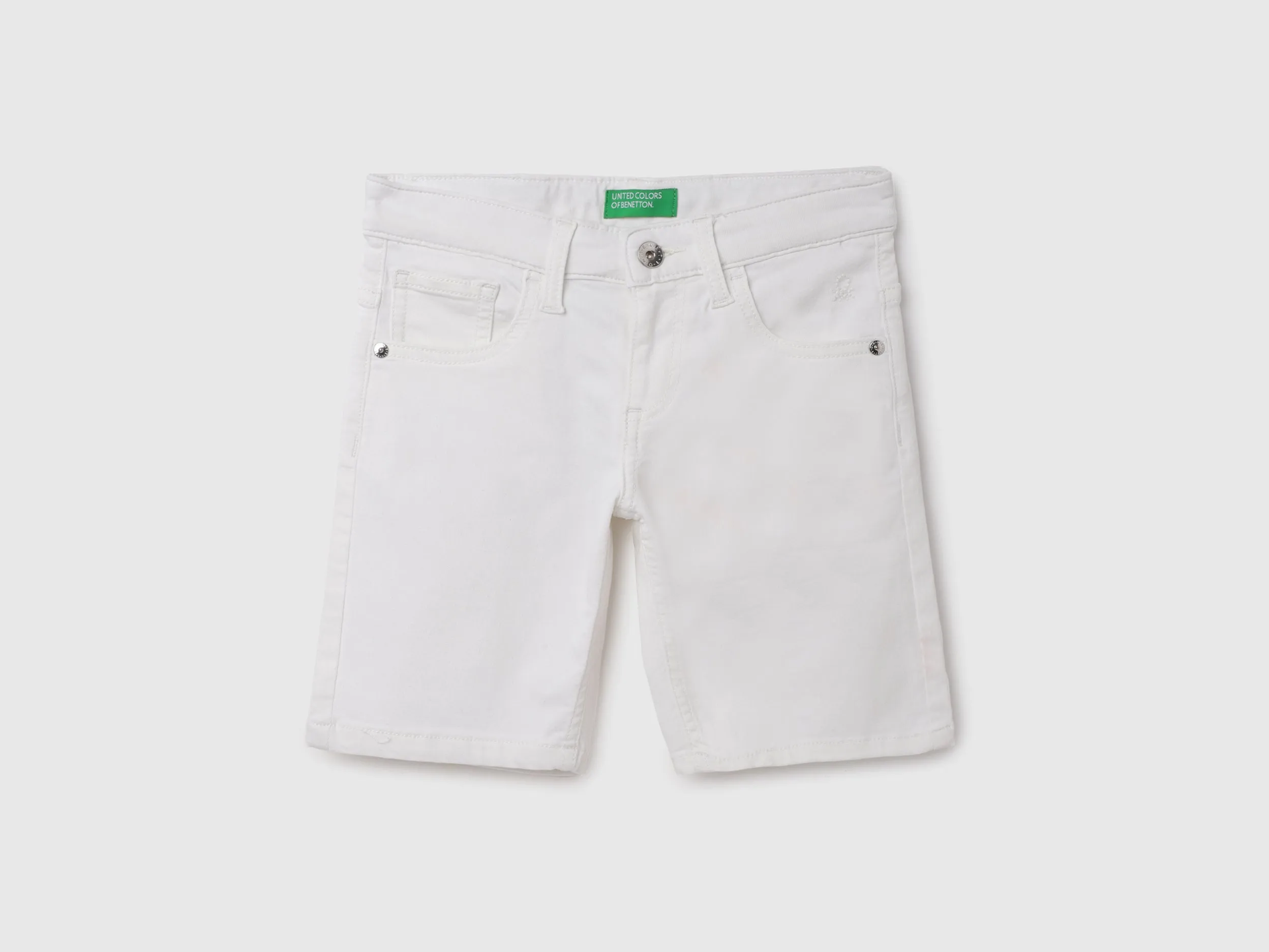 Solid Pattern Regular Fit Shorts