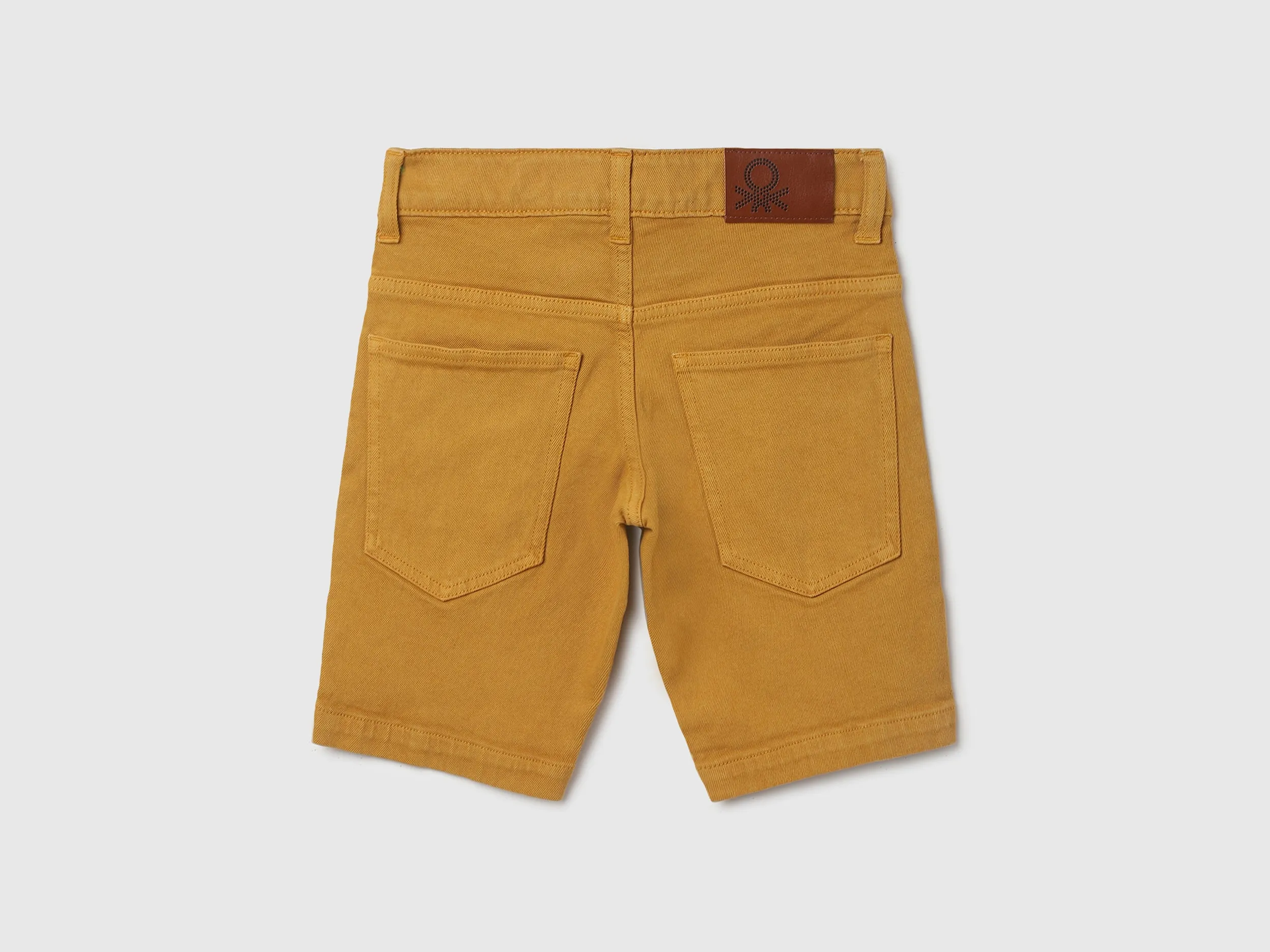 Solid Regular Fit Mid Rise Shorts