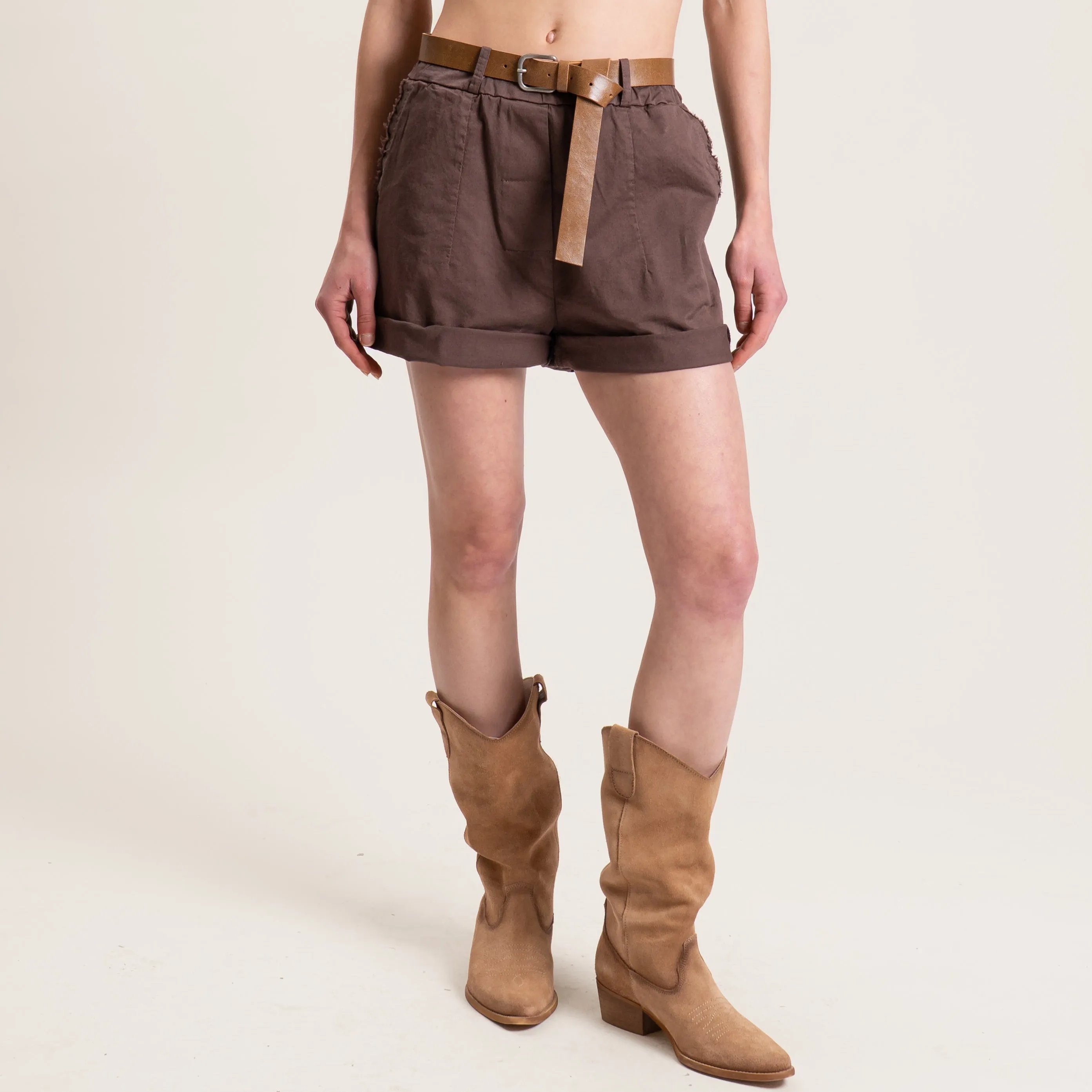 Tensione in-Shorts tasche sfrangiate con elastico - cioccolato