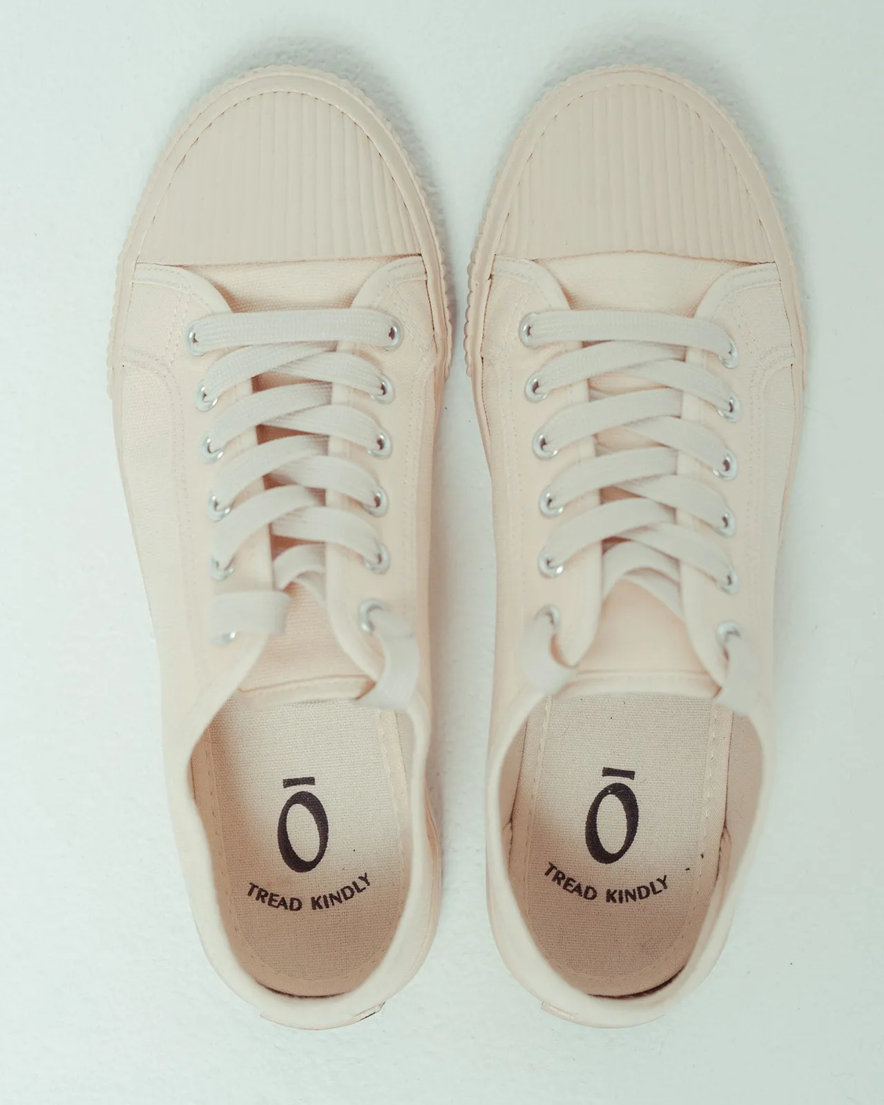 The Easey Sneaker in Ecru