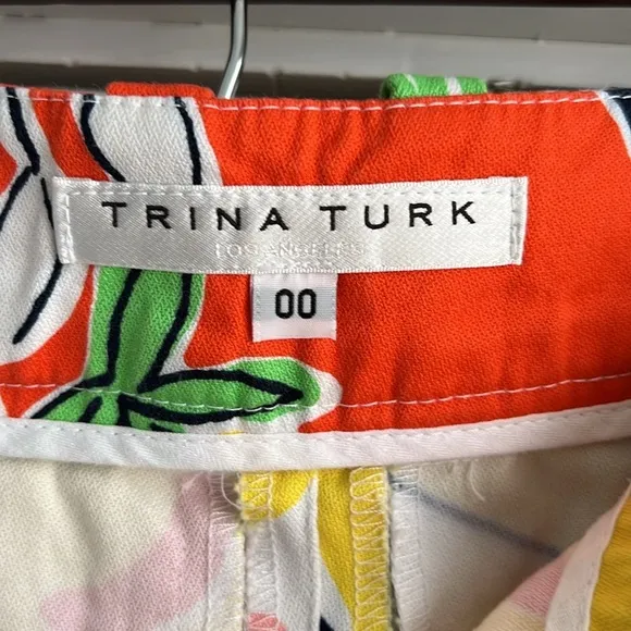 Trina Turk Women’s Bermuda Shorts 00 Tropicana Floral Print