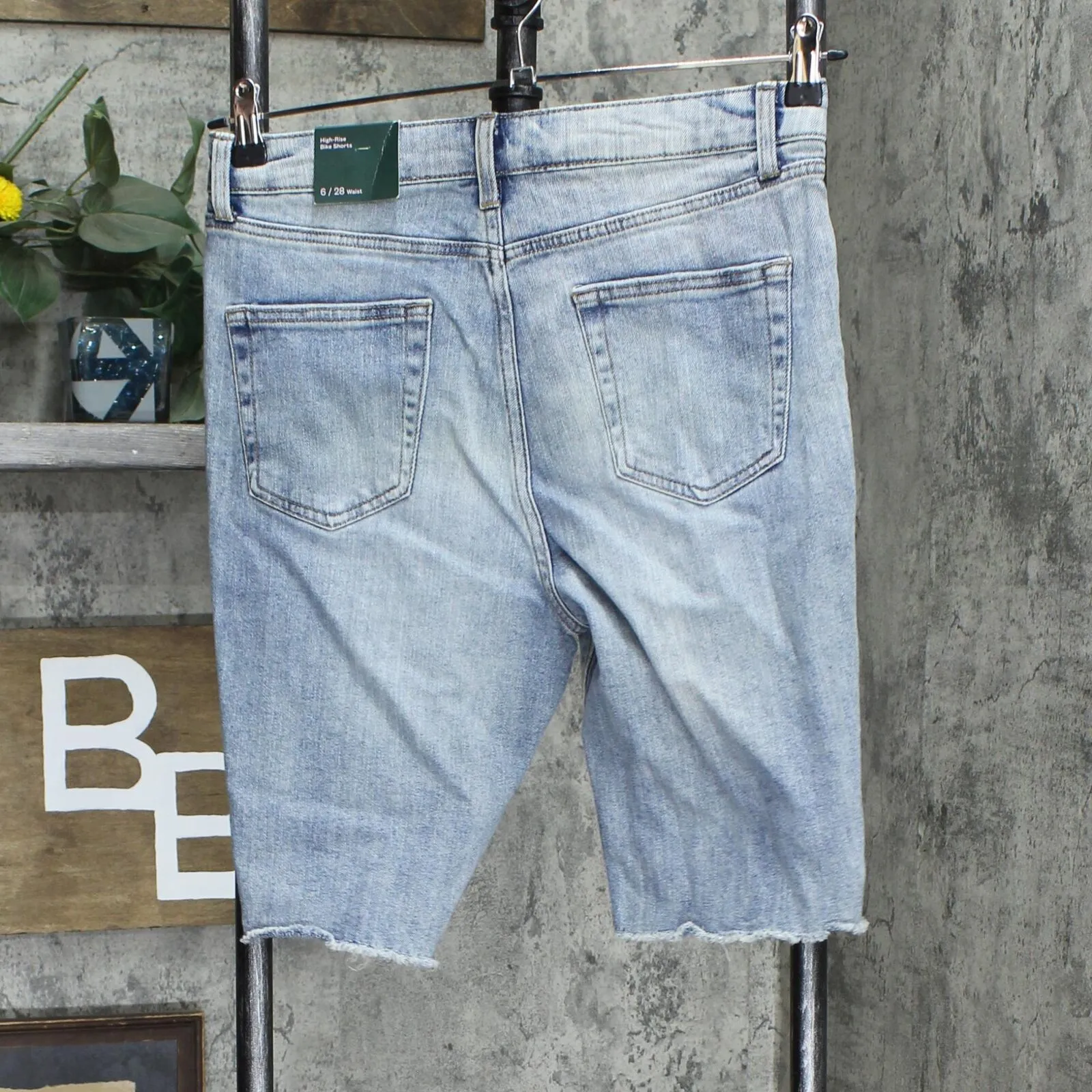 Wild Fable Women's High-Rise Distressed Jean Shorts 20WFSH029 Medium Wash Blue 6